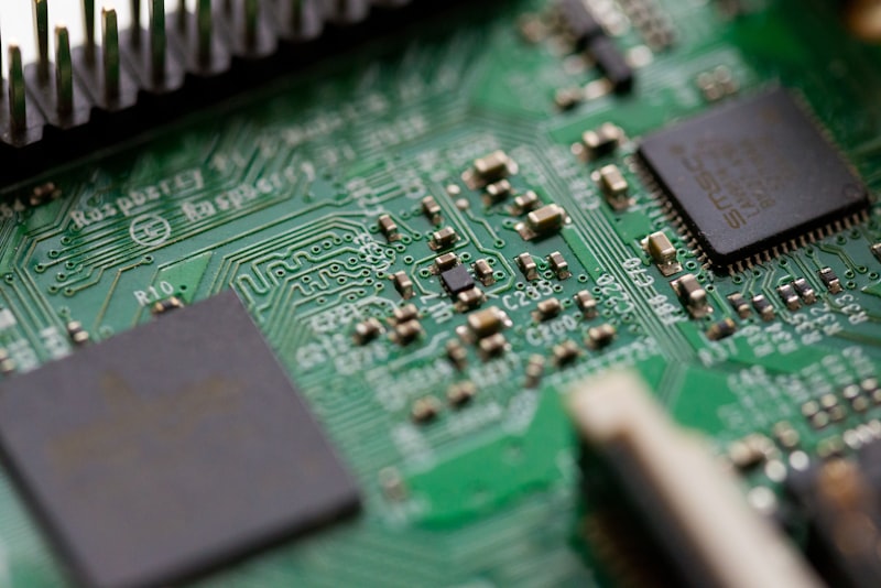 Electronic circuit boards, soldering tools, and microchips